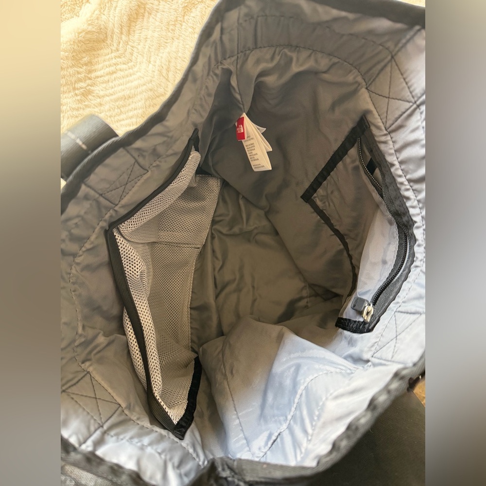 The North Face Tote - Picture 4 of 8